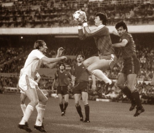 Steaua a scos în stradă poporul lui Ceaușescu la 12 noaptea! steaua - barcelona 1986