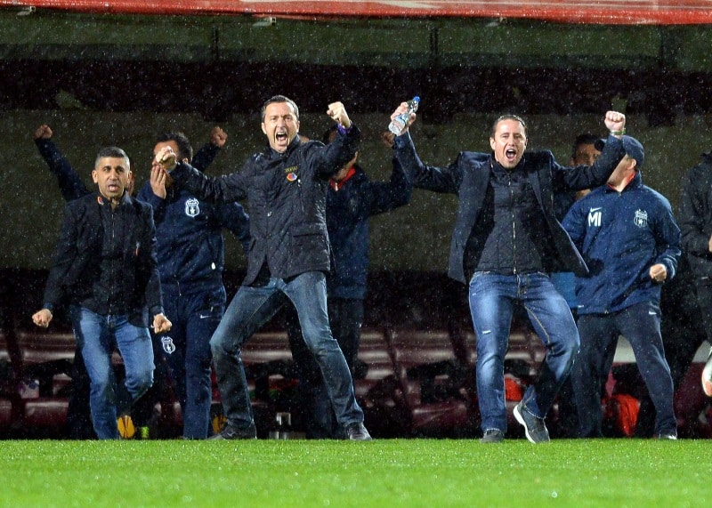 Bucurie stelista la gol cu Marius Ianuli,Mihai Stoica si Laurentiu Reghecampf.
