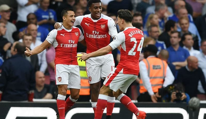 arsenal-players-celebrating-goals-against-chelsea