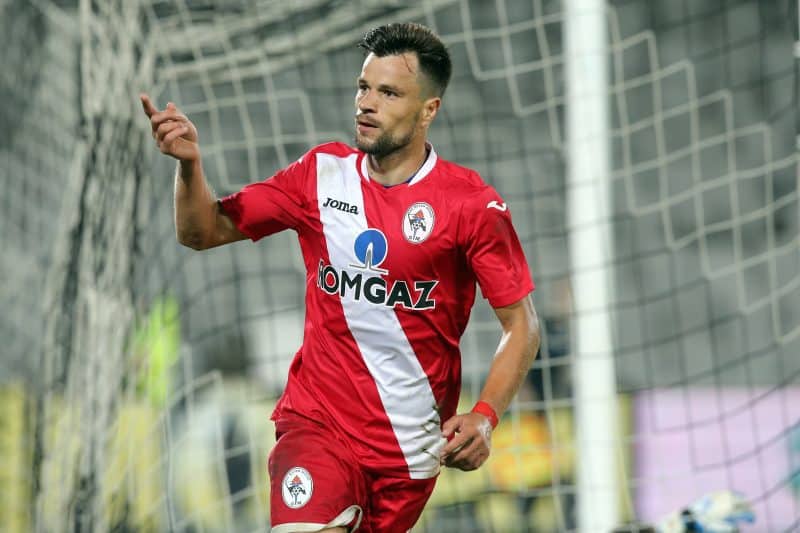 Azdren Llullaku se bucura dupa marcarea unui gol