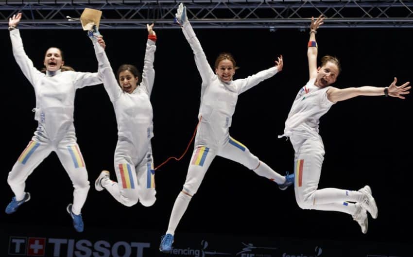 la multi ani fete frumoase