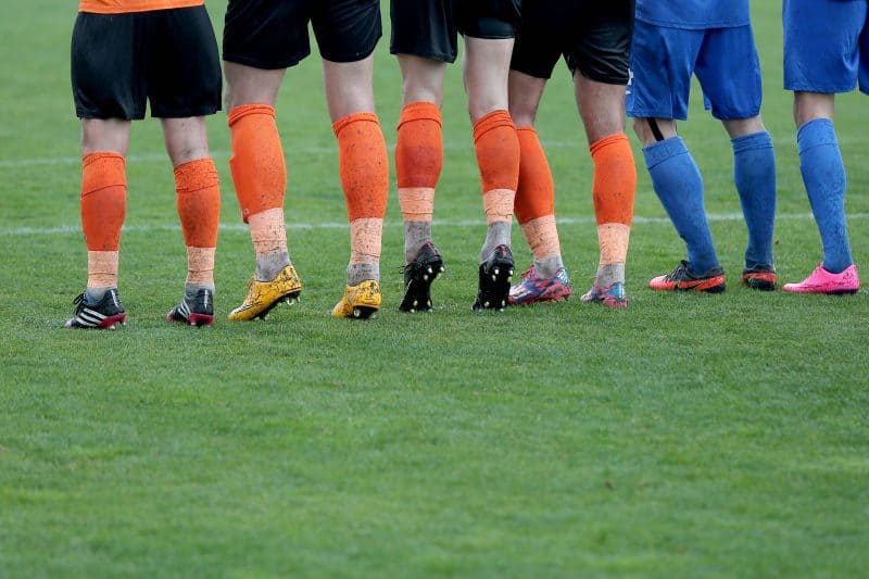 Zid de jucatori pregatiti de lovitura libera