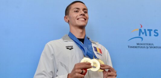 Puștiul de aur a intrat în istorie. David Popovici, campion olimpic la 200 metri liber puștiul